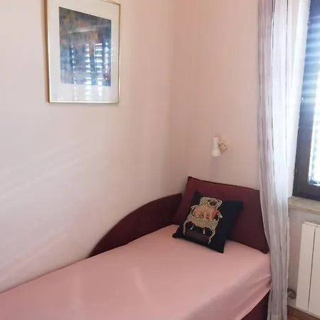 Cosy With An Amazing Marina & Sea View
