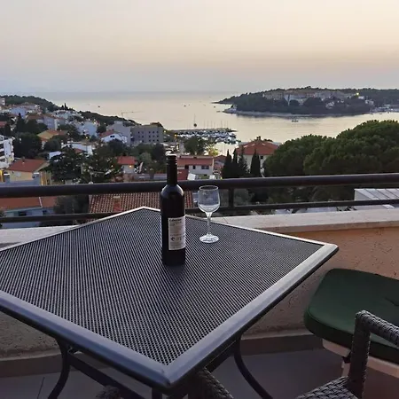 Apartment Cosy With An Amazing Marina & Sea View